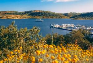 Signature Portugal | Among the Whitewashed Hills