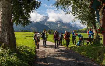 Classic Dolomites Hikes – Premium Adventure