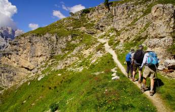 Classic Dolomites Hikes – Premium Adventure