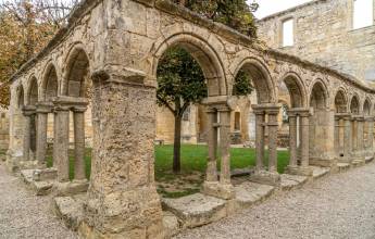 cloister-st-emilion