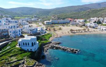 Walking on Kythnos Island – Premium