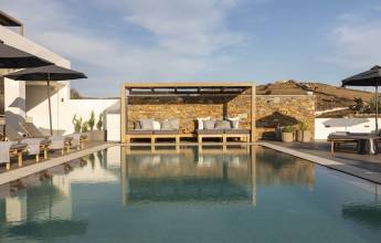 Walking on Kythnos Island – Premium