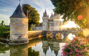 Loire Valley: Walks, Wine & Chateaux