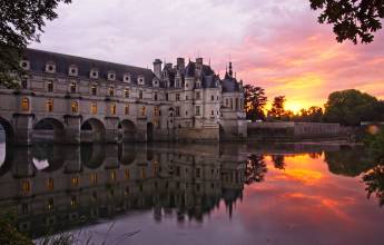 Loire Valley: Walks, Wine & Chateaux
