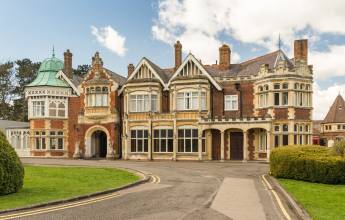 Cambridge to Oxford: WWII & Colleges – Private Group Adventure