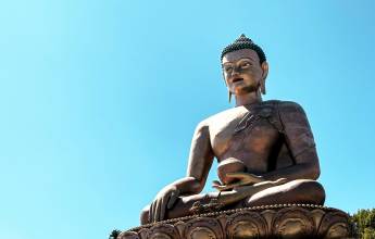 Signature Nepal & Bhutan | Peaks & Prayer Flags