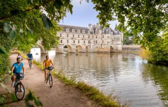 Chateau de Chenonceau cycling path