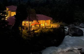 Everest Treks in Comfort