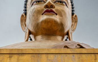 Signature Nepal & Bhutan | Peaks & Prayer Flags