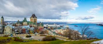 Panoramaudsigt over Quebec City-skyline med Chateau Frontenac og Saint Lawrence-floden - Quebec City, Quebec, Canada