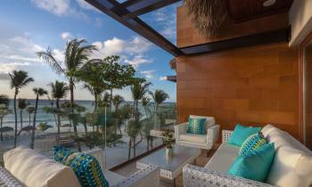 Beachfront Suite balcony
