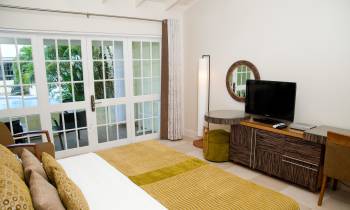 Superior Garden room