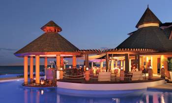 Poolside bar
