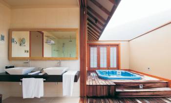 Jacuzzi Water Villa