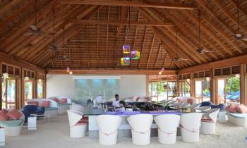 Dhoni Bar