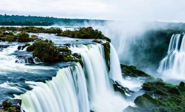 Iguazú Falls, Argentina Brazil holidays