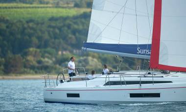 sunsail-42-3