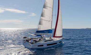 Sunsail 41.3 - sailing
