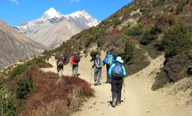 Trekkers on the mini-Annapurna Circuit