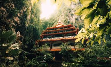 Malaysia Travel Guide: Urban & Outdoor Adventure