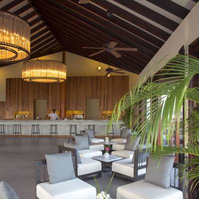 Main bar