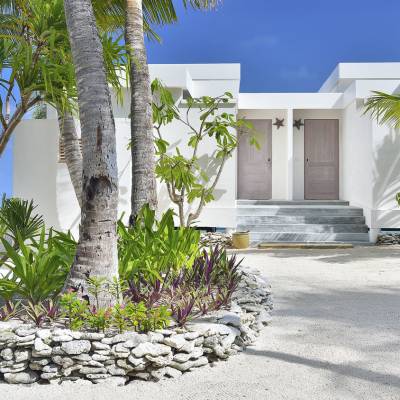 Lagoon villa with plunge pool
