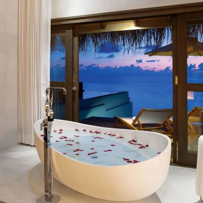 Wind Vila with pool bathroom