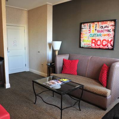 One bedroom king suite