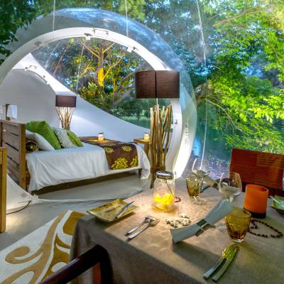Double bedroom suite at Bubble Lodge