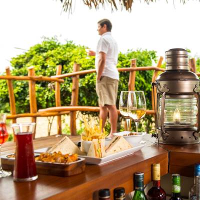 Bar, Chena Huts