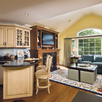 Lounge and kitchen area