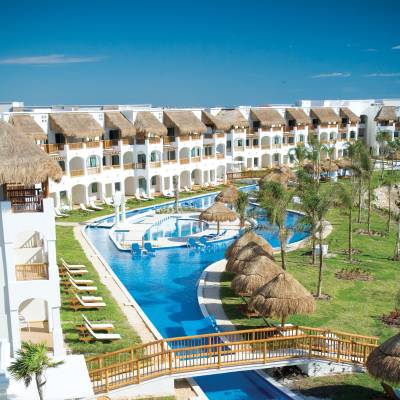 Golden Junior Suite area and pool