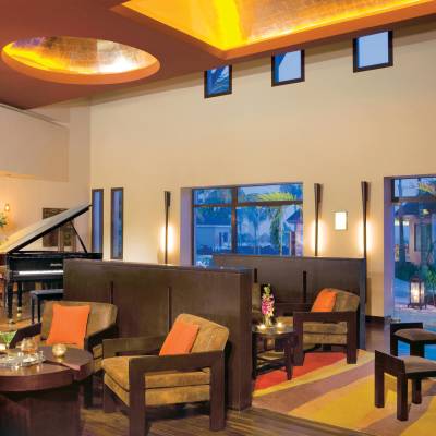 Lobby bar