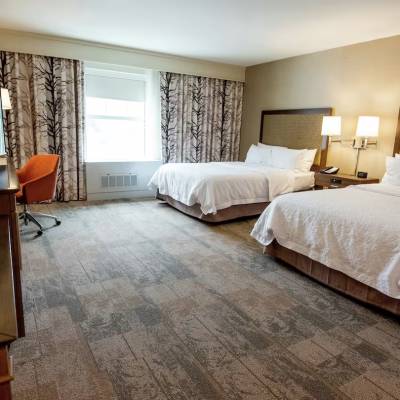 Hampton Inn & Suites Manchester