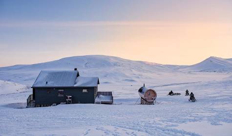 Svalbard Arctic Adventure – Sunny Winter