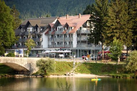 HOTEL JEZERO, RIBČEV LAZ