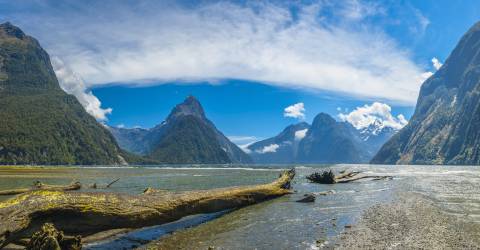 panoramaudsigt over Milford Sound, Sydøen, New Zealand