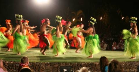 USA - Hawaii - Maui - Luau - Dans_1.jpg