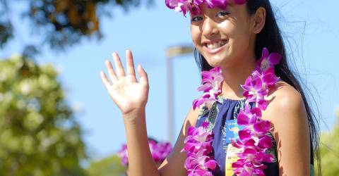 USA - Hawaii - Oahu - Honolulu - Parade - Pige - Blomster - 1_0.jpg