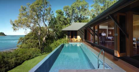 qualia_Great-Barrier-Reef_Beach-House-Pool-cJason-Loucas.jpg