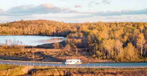 c30 topbillede cruise canada autocamper motorhome rv efterår