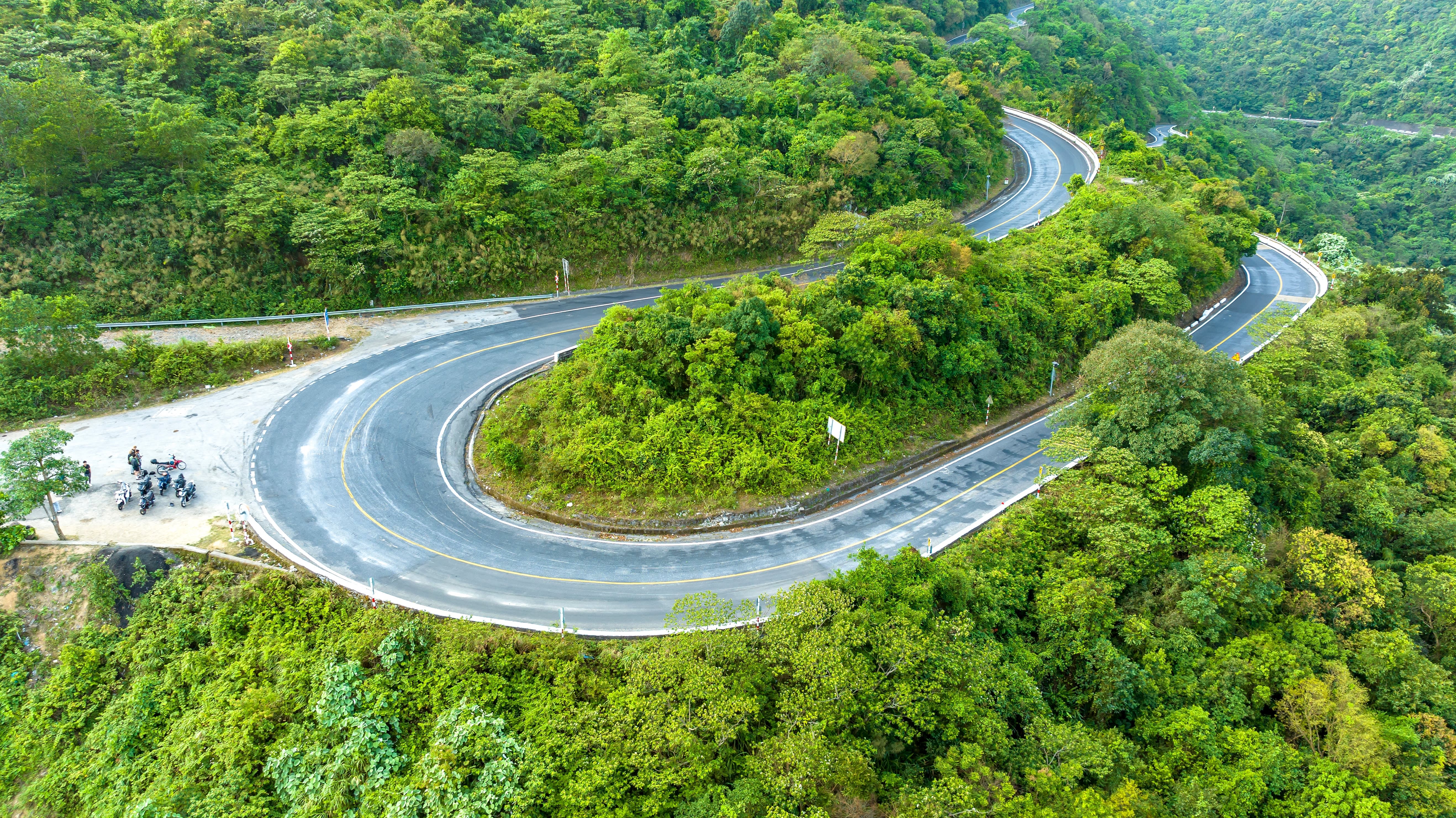 Climb New Heights: Our Top 5 Cycling Ascents Around the World
