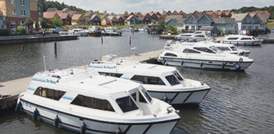 Cirrus A sundeck &amp; exterior