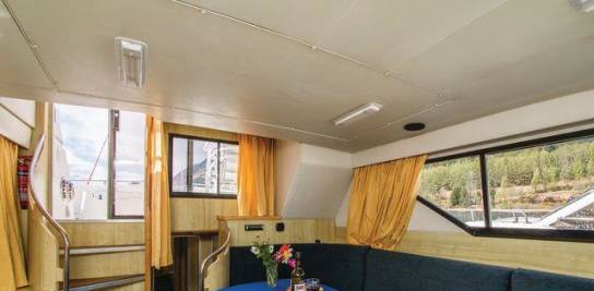 Royal Star WHS - Saloon