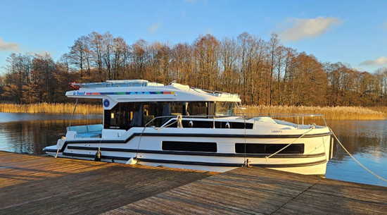 Le Boat lässt Liberty zu Wasser – schwimmendes Meisterwerk