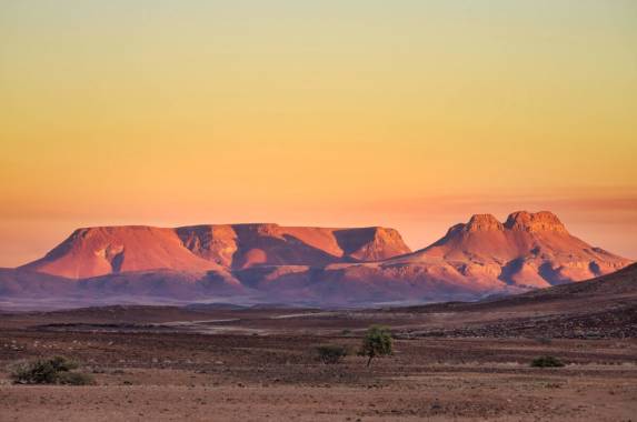 Namibia & Botswana: Dunes & Delta