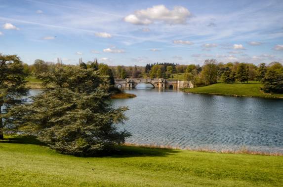 blenheim_palace_grounds_woodstock