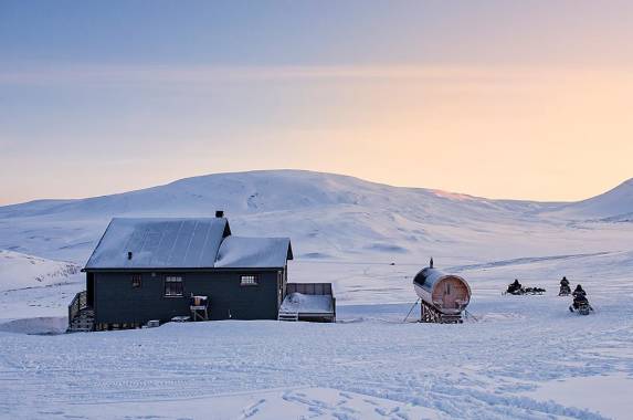 Svalbard Arctic Adventure – Sunny Winter