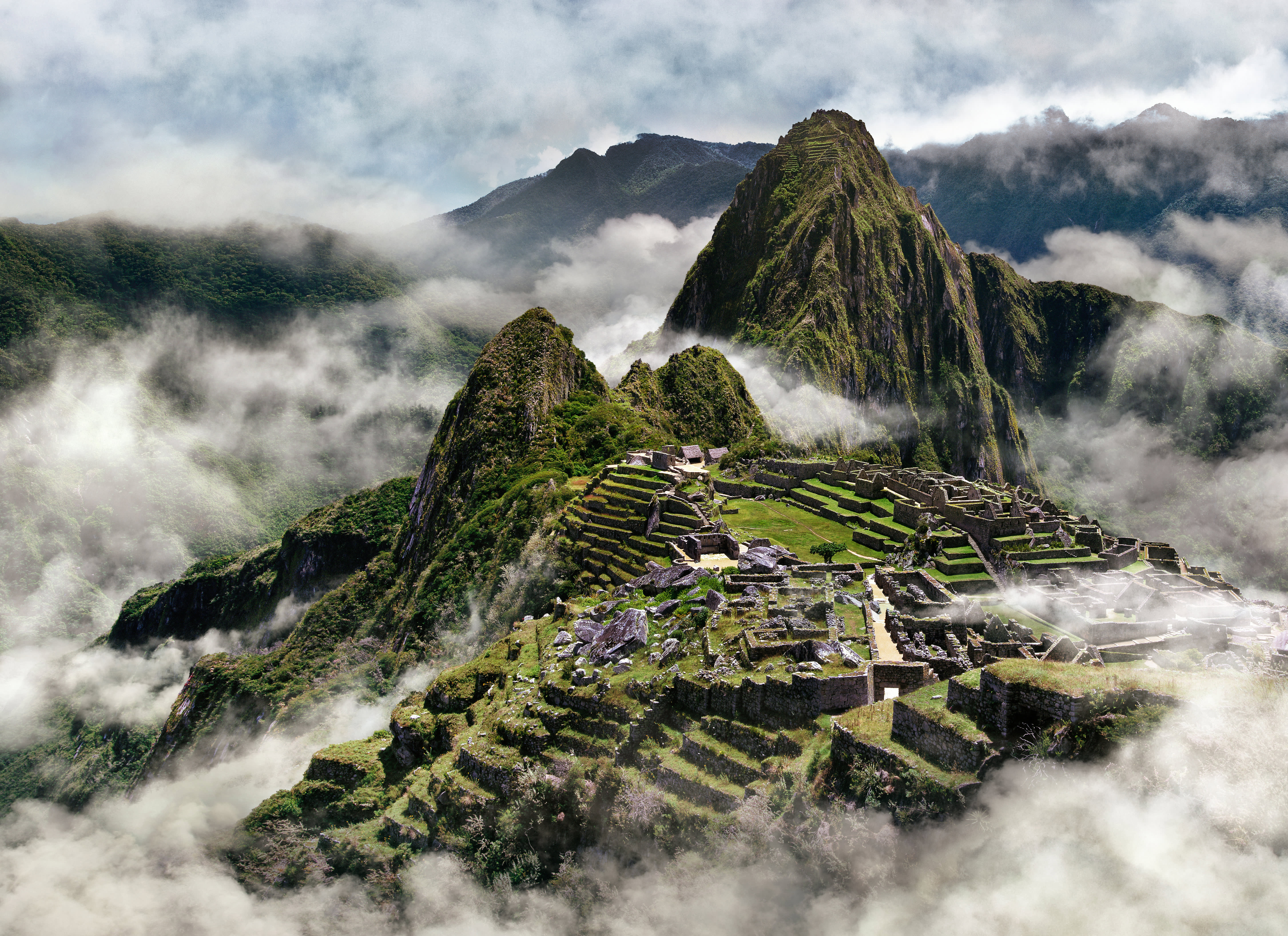 Misty Machu Picchu, Peru