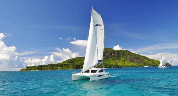 Moorings yacht sailing in Seychelles